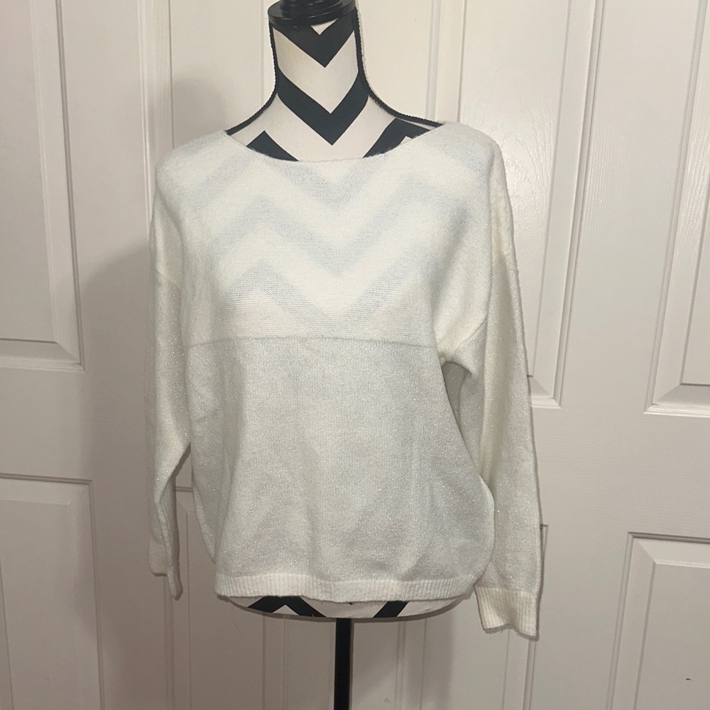 FDS Women's White and Silver Sweater